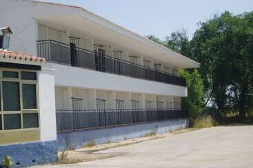 هتل Manzanares