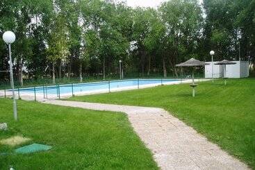 هتل Manzanares