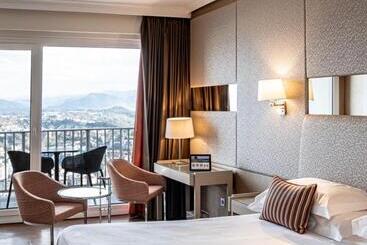 בית מלון כפרי Mercure Monte Igueldo
