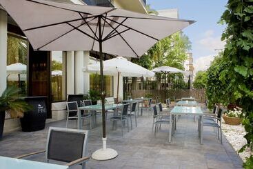 هتل NH Avenida Jerez