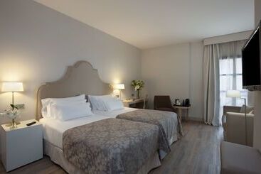 هتل NH Collection Amistad Cordoba