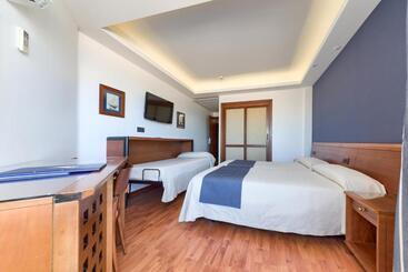 هتل Puertobahia & Spa