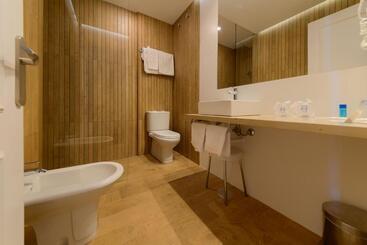 هتل Puertobahia & Spa