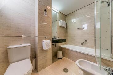 هتل Puertobahia & Spa