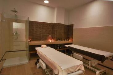 هتل Puertobahia & Spa