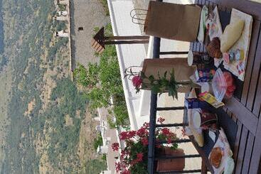 هتل روستایی Villa Turistica De Bubion