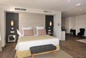 Hotel Salobreña Suites