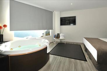 هتل Salobreña Suites