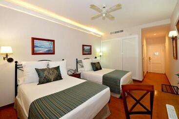 Hotel Salobreña Suites