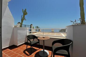 Hotel Salobreña Suites