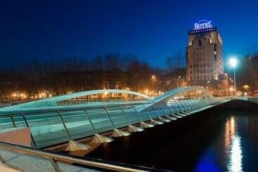 هتل Silken Amara Plaza
