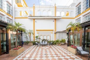 Отель Soho Boutique Puerto