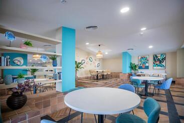 Отель Soho Boutique Puerto