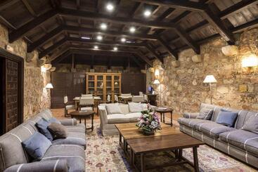 Parador De Siguenza - Sigüenza