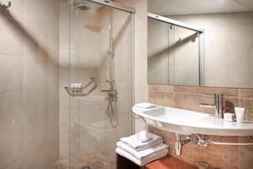 Ac Hotel Carlton Madrid By Marriott