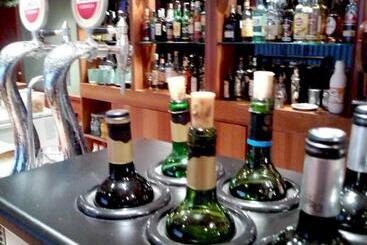 هتل Aeropuerto Ifema Madrid Torre Hogar Premium