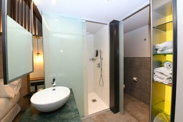 هتل Barcelo Ourense