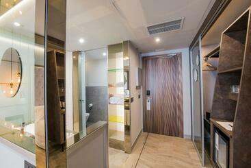 هتل Barcelo Ourense