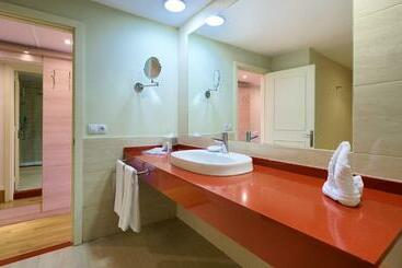 Отель Bull Costa Canaria & Spa - Adults Only