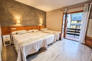 هتل Casa Morlans 3000