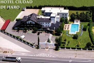 هتل Ciudad De Haro
