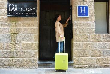 هتل &bar Ducay