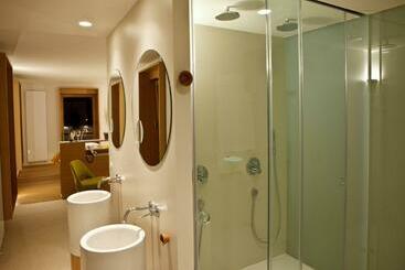 هتل Echaurren Relais & Châteaux
