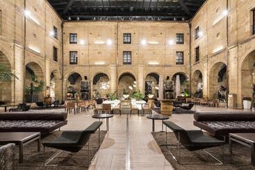 هتل Eurostars Los Agustinos