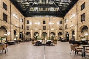 هتل Eurostars Los Agustinos