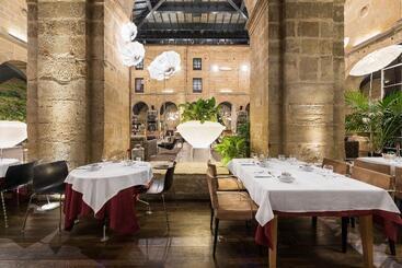 هتل Eurostars Los Agustinos