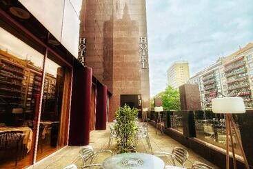 هتل Mercure Carlton Rioja