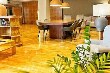 هتل Mercure Carlton Rioja
