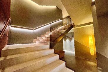 هتل Mercure Carlton Rioja