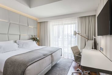 هتل NH Collection Madrid Colón