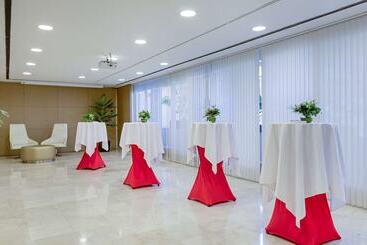 هتل NH Collection Madrid Colón