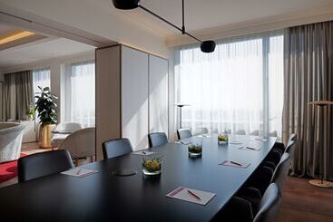 هتل NH Collection Madrid Eurobuilding