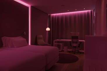 هتل NH Collection Madrid Eurobuilding