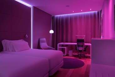 هتل NH Collection Madrid Eurobuilding