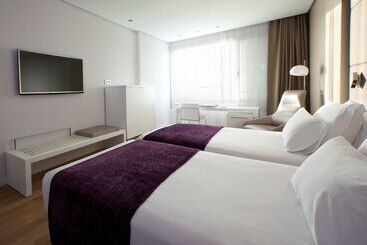 هتل NH Collection Madrid Eurobuilding