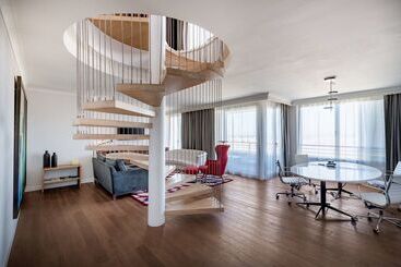 هتل NH Collection Madrid Eurobuilding