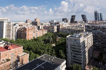 هتل NH Collection Madrid Eurobuilding