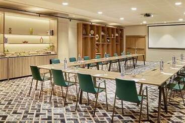 هتل NH Collection Madrid Eurobuilding