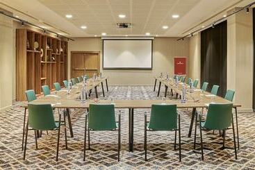 هتل NH Collection Madrid Eurobuilding