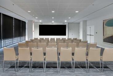 هتل NH Collection Madrid Eurobuilding