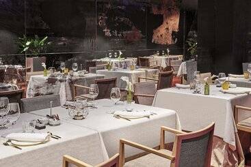 هتل NH Collection Madrid Eurobuilding