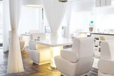 هتل NH Collection Madrid Eurobuilding