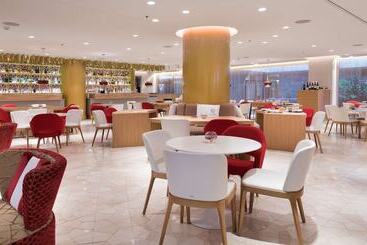 هتل NH Collection Madrid Eurobuilding