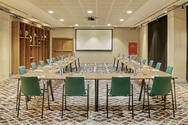 هتل NH Collection Madrid Eurobuilding