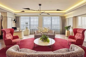هتل NH Collection Madrid Eurobuilding