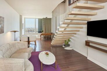 هتل NH Collection Madrid Eurobuilding